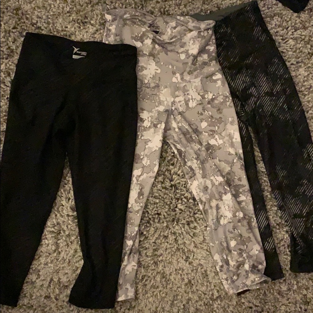 3/$20 Old Navy Cropped Leggings.